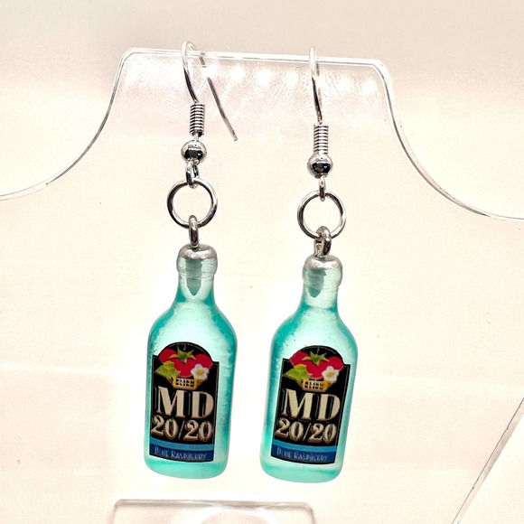 MD 20/20 Bottle Earrings - Alcohol Earrings - New Years Eve Party Earrings - Picture 1 of 10